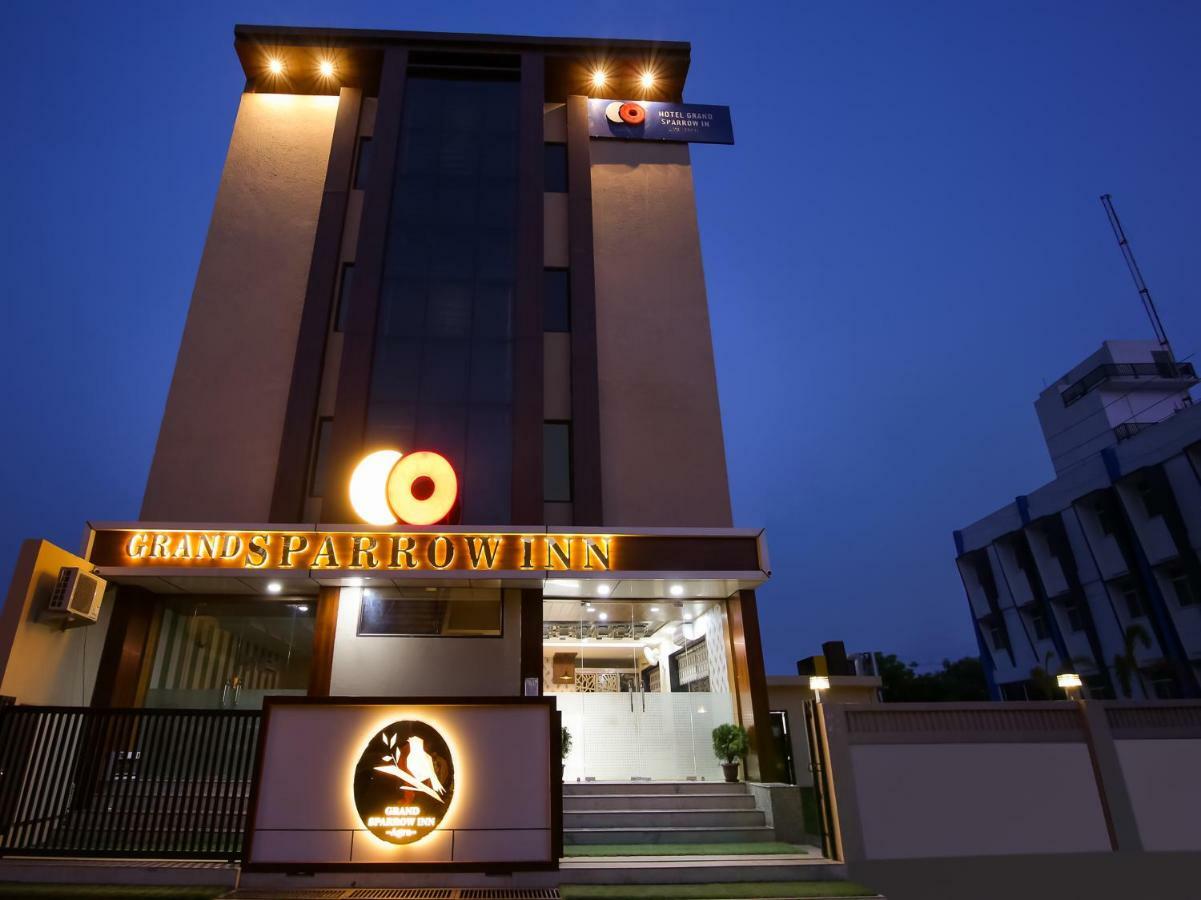 Hotel Grand Sparrow Inn Агра Екстер'єр фото