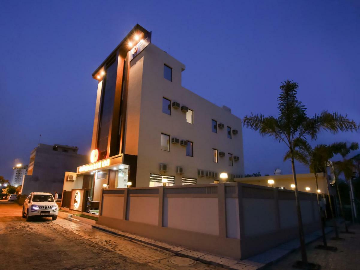 Hotel Grand Sparrow Inn Агра Екстер'єр фото