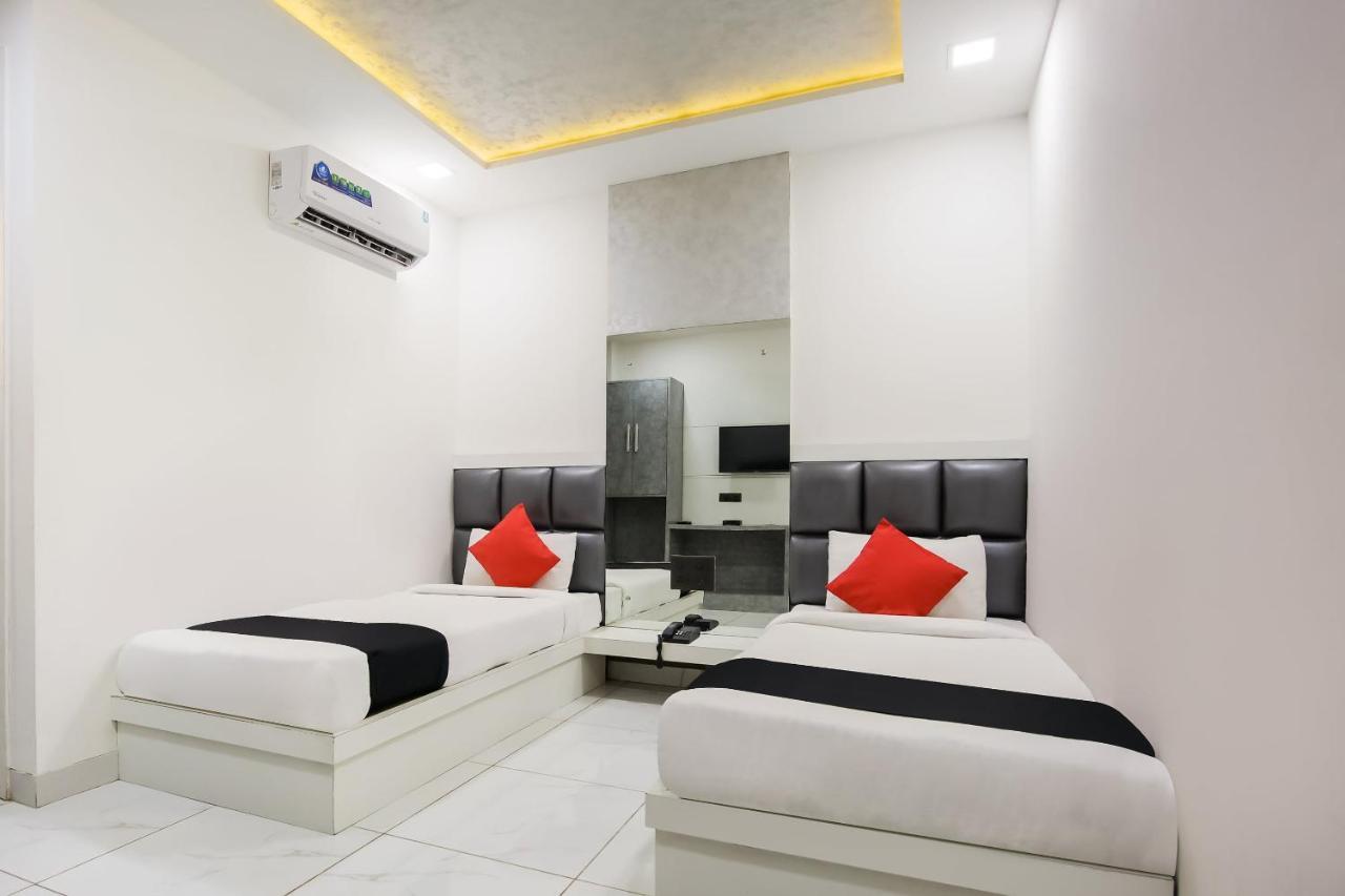 Hotel Grand Sparrow Inn Агра Екстер'єр фото