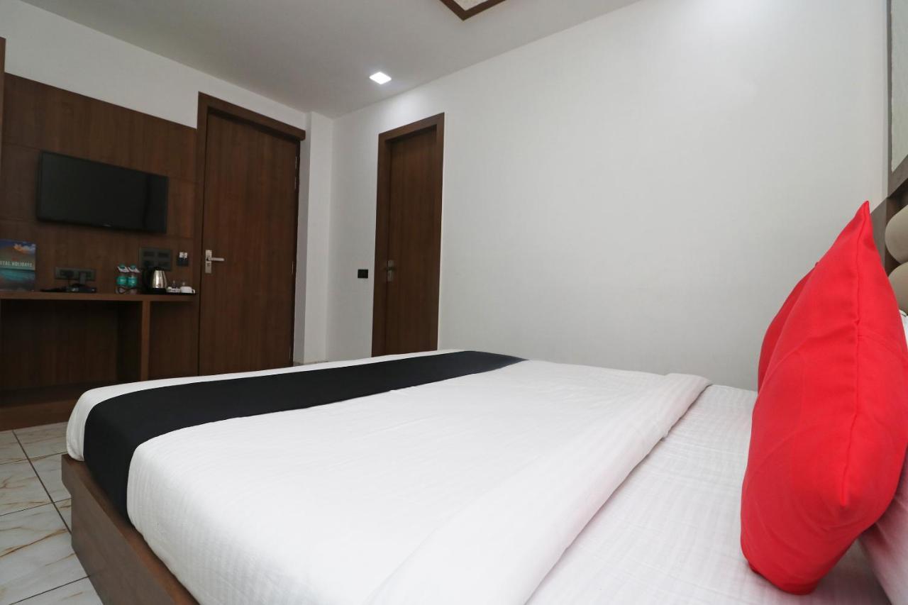 Hotel Grand Sparrow Inn Агра Екстер'єр фото