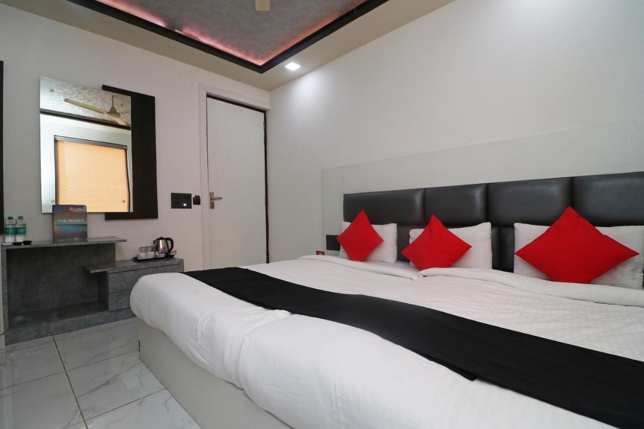 Hotel Grand Sparrow Inn Агра Екстер'єр фото